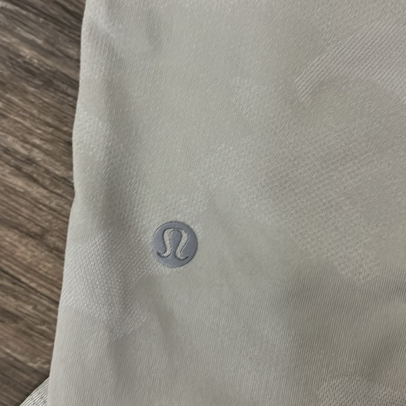 Lululemon Men’s Shorts Light Grey/Green Camouflage Size L see picture - Picture 5 of 6